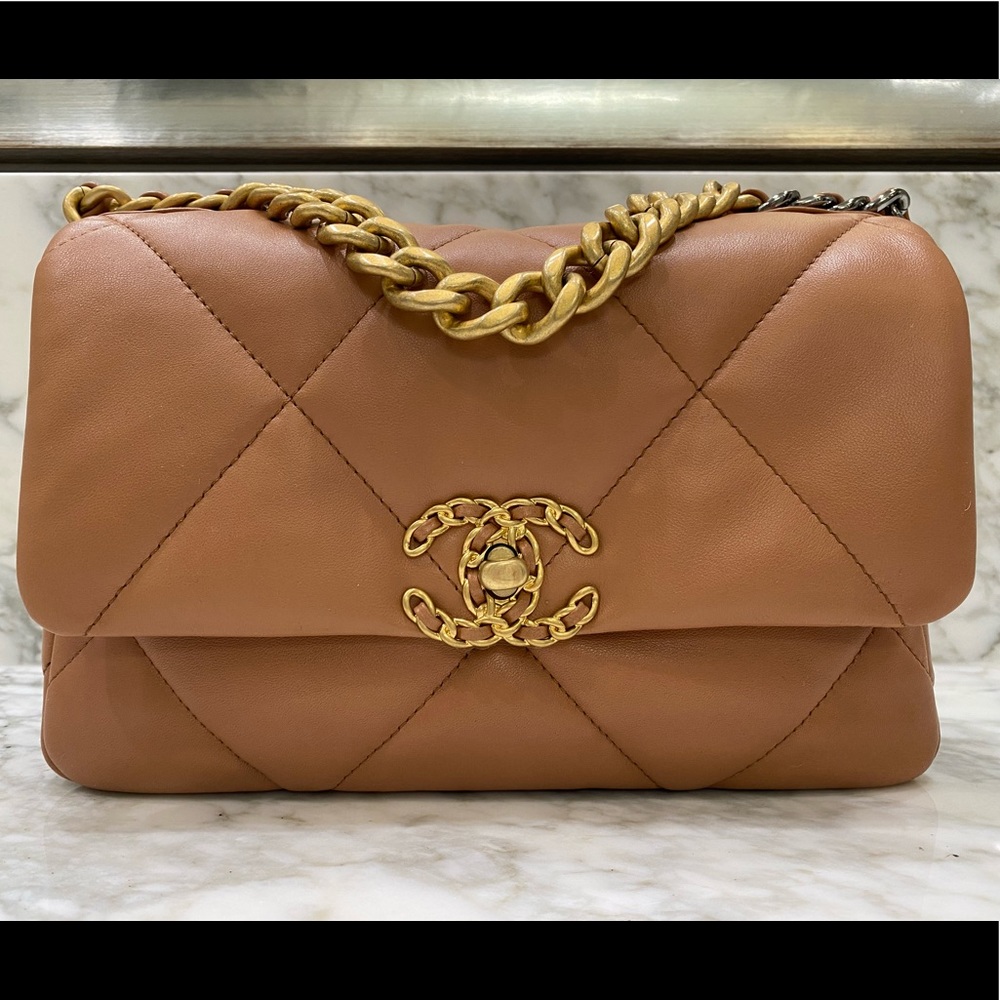 ❌SOLD❌ Chanel Small 21k Caramel 19